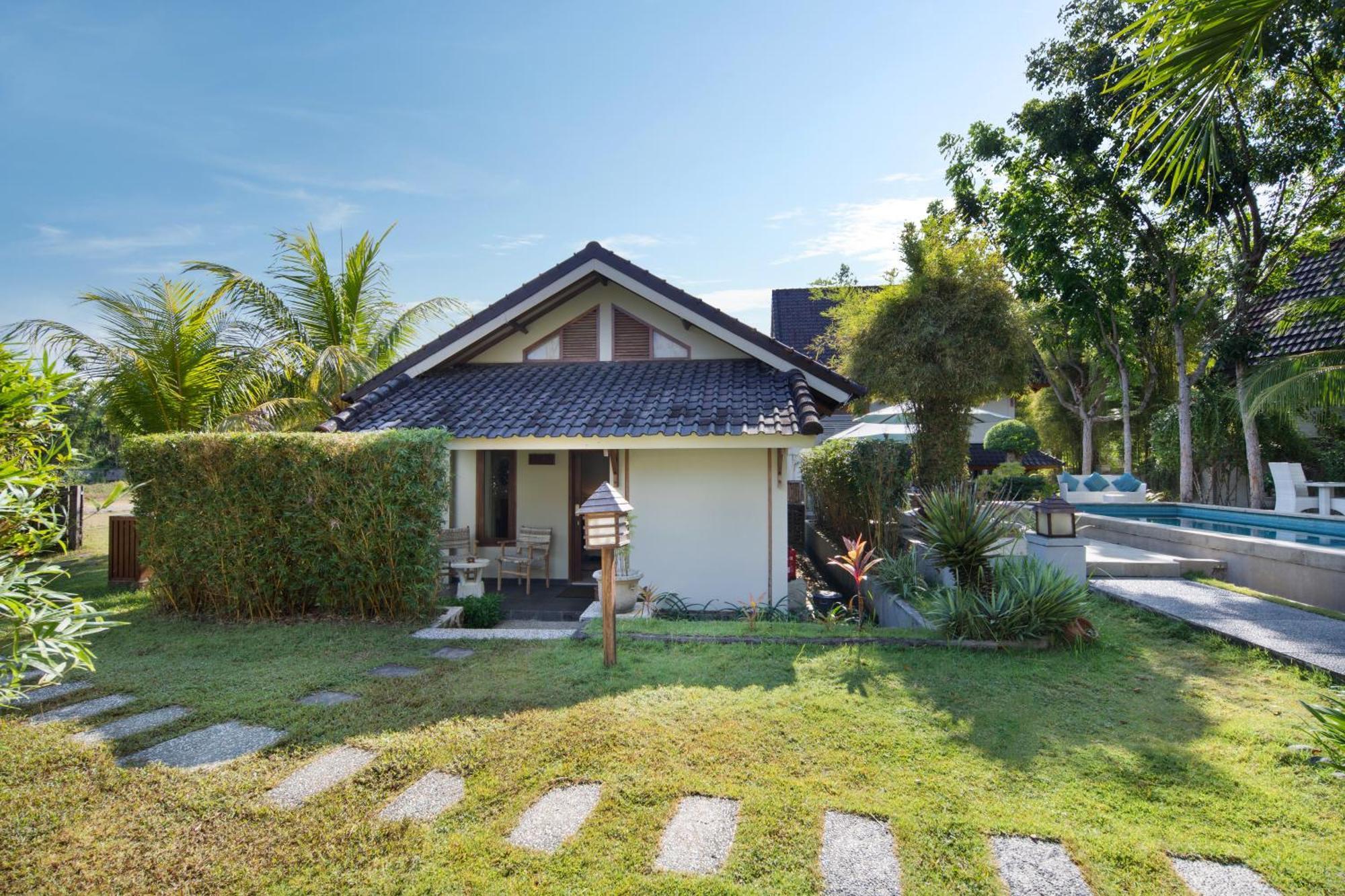 Sempiak Seaside Resort Selong Belanak Habitación foto